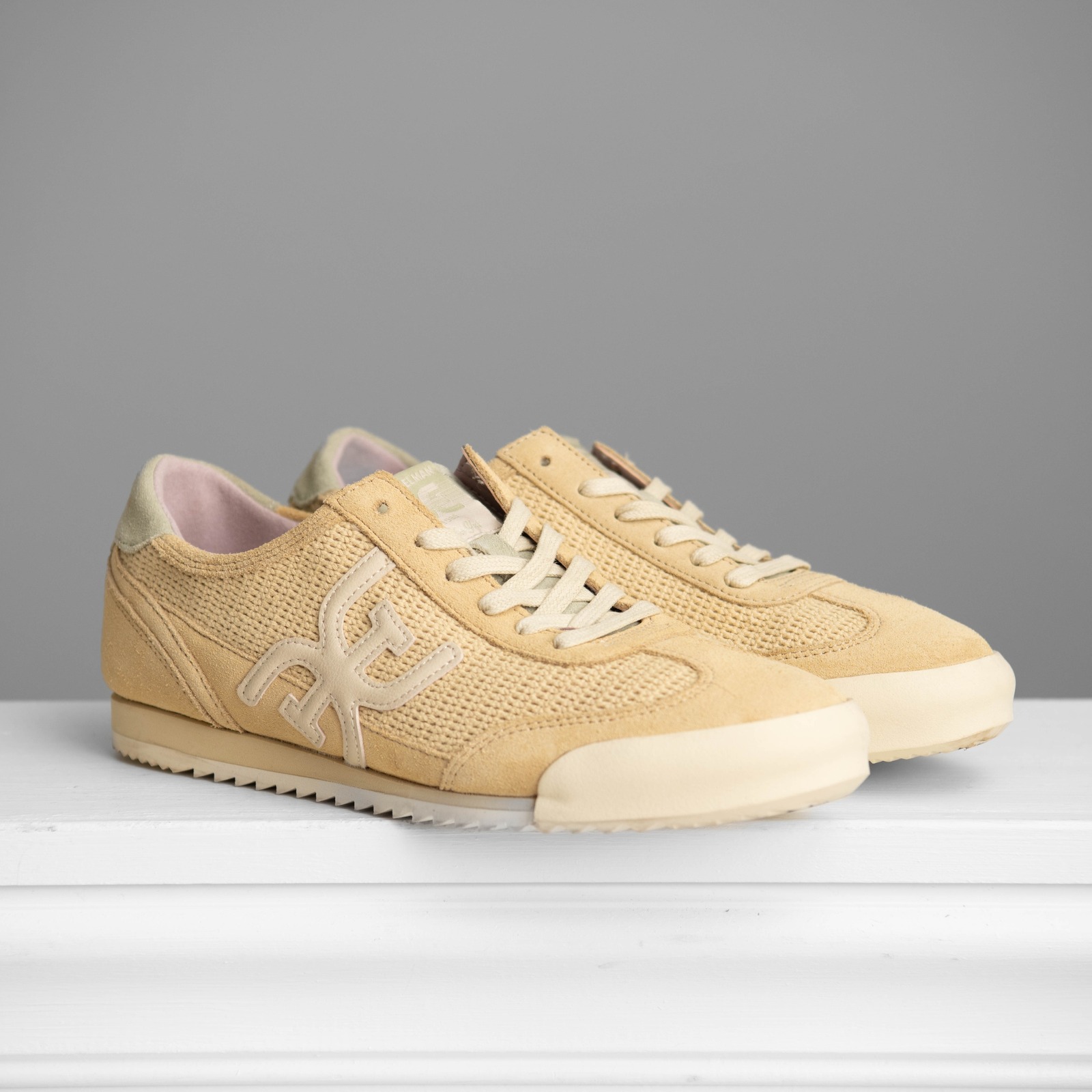 Sam Edelman Lace-Up Sneakers Wheat Textured Athleisure Minimalist Sporty Chic